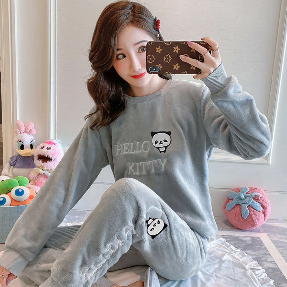 Autumn and winter girls cartoon sweet flannel thickened Plush clothes inside robe bathrobe sleep
Autumn and winter girls cartoon sweet flannel thickened Plush clothes inside robe bathrobe sleep