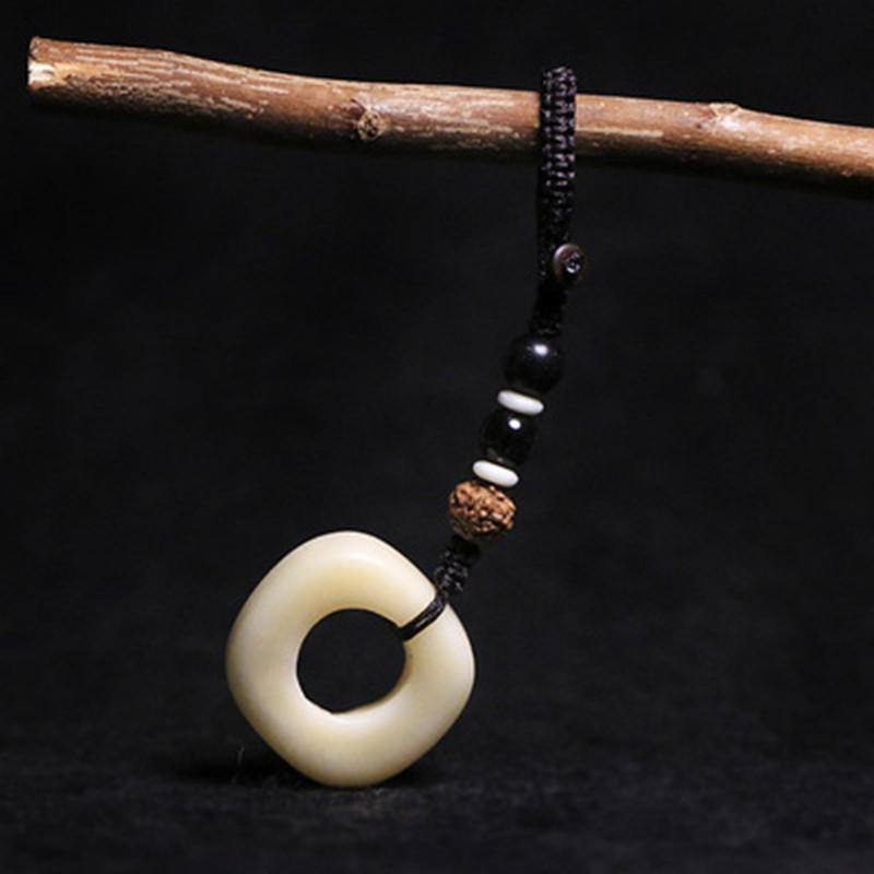Keychains High Quality Hand Weaving Round Keychain Fashion Pendant Camel Bone Shape Jewelry Key Chain Ring For Men Women Souvenir, Silver
Keychains High Quality Hand Weaving Round Keychain Fashion Pendant Camel Bone Shape Jewelry Key Chain Ring For Men Women Souvenir, Silver