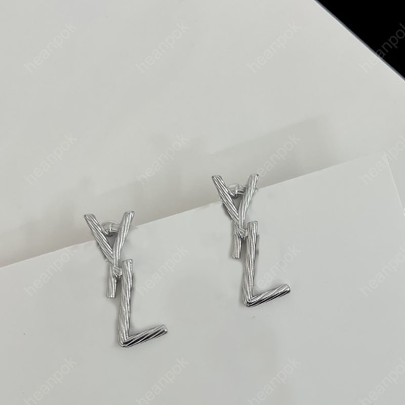Fashion Designer Earrings For Women Jewelry Silver Gold Letters Hoop Earring Womens Heanpok Stud Earrings Box Wedding Ear Studs Pendants, Golden;silver
Fashion Designer Earrings For Women Jewelry Silver Gold Letters Hoop Earring Womens Heanpok Stud Earrings Box Wedding Ear Studs Pendants, Golden;silver