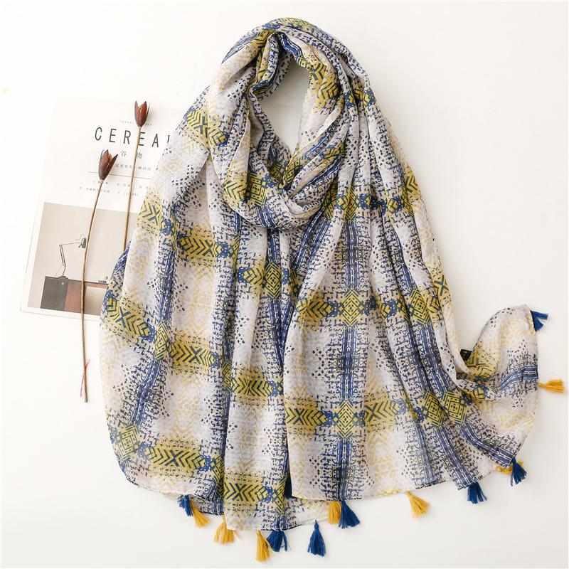 Scarves Autumn Fashion Ombre Geometric Plaid Tassel Viscose Shawl Scarf Lady High Quality Wrap Pashmina Stole Bufandas Muslim Hijab Caps
Scarves Autumn Fashion Ombre Geometric Plaid Tassel Viscose Shawl Scarf Lady High Quality Wrap Pashmina Stole Bufandas Muslim Hijab Caps