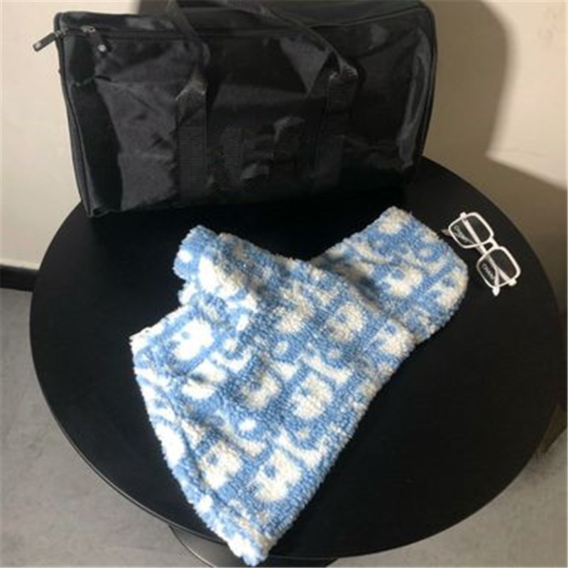 Dog Apparel pet coat foreign trade winter autumn clothes jackets high quality clothing
Dog Apparel pet coat foreign trade winter autumn clothes jackets high quality clothing