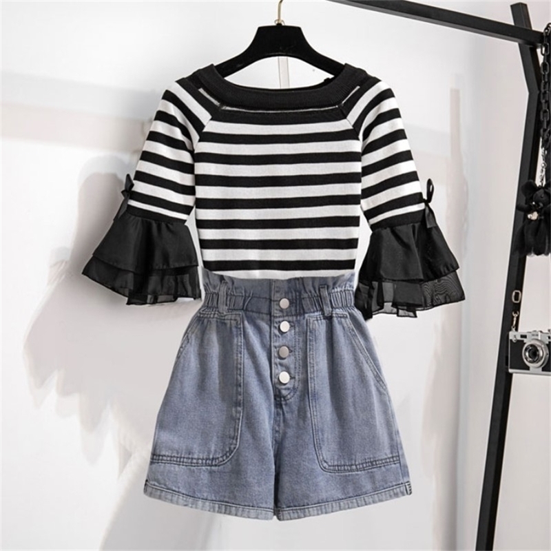 Summer Two Piece Set Woman Stripe knit Flare Sleeve T-Shirt Top + High Waist Denim Short Female Fashion Suit 210519, Photo color
Summer Two Piece Set Woman Stripe knit Flare Sleeve T-Shirt Top + High Waist Denim Short Female Fashion Suit 210519, Photo color