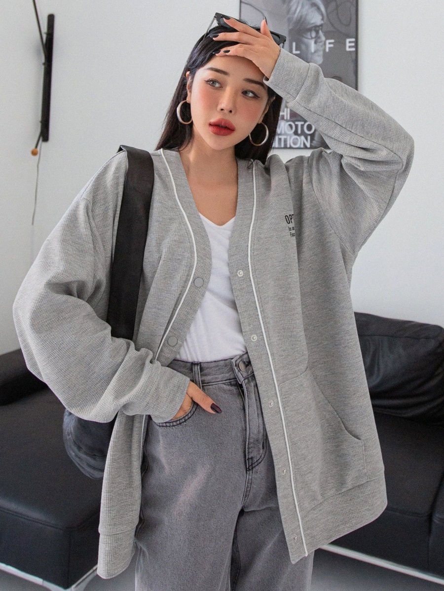 

DAZY Slogan Graphic Contrast Piping Button Front Drop Shoulder Sweatshirt v1yG#, Grey