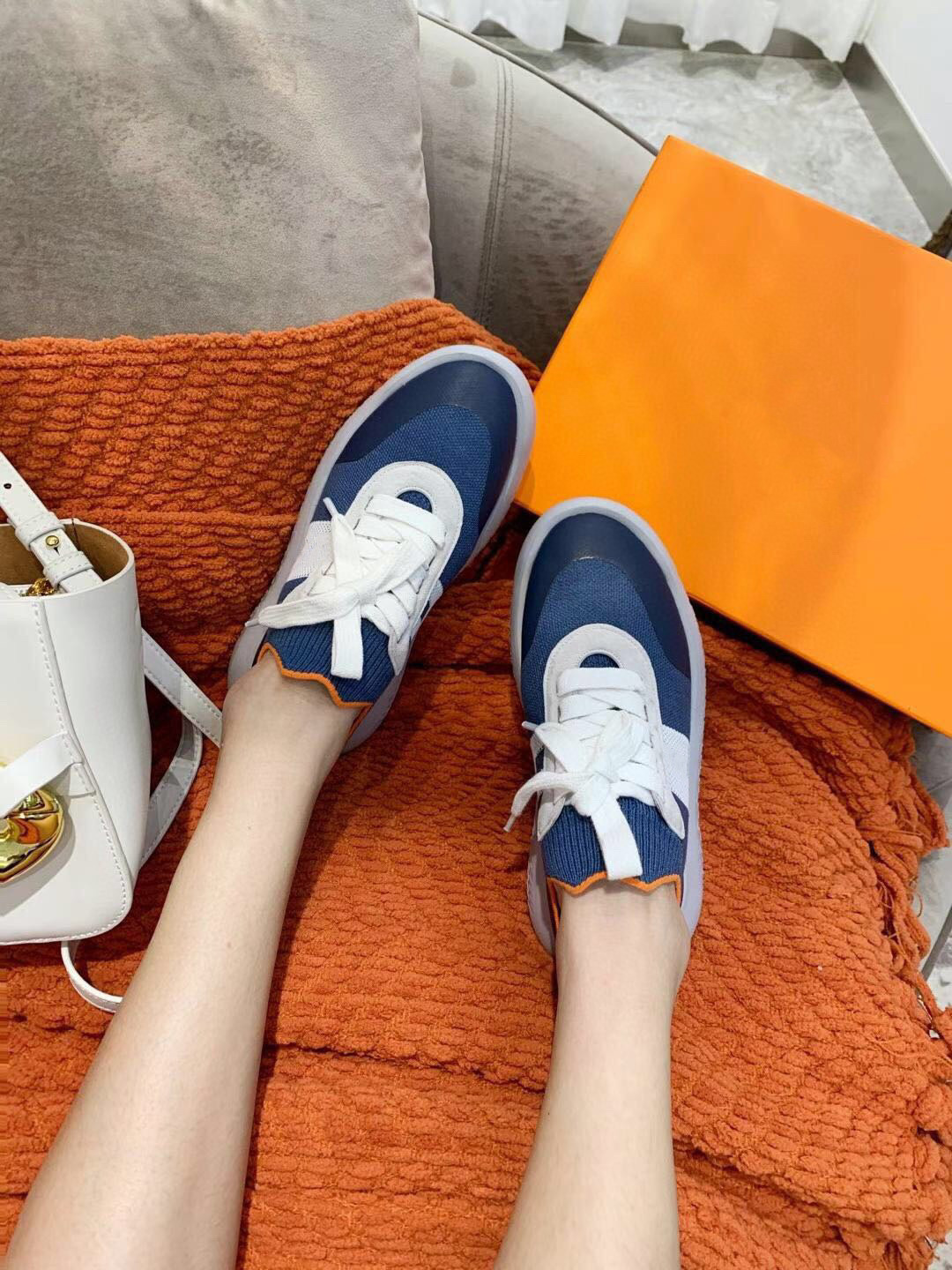 Prad 2021 High-top designer shoes Grey men top quality real leather trendy women beautiful fashion sneakers, Choose the color
Prad 2021 High-top designer shoes Grey men top quality real leather trendy women beautiful fashion sneakers, Choose the color