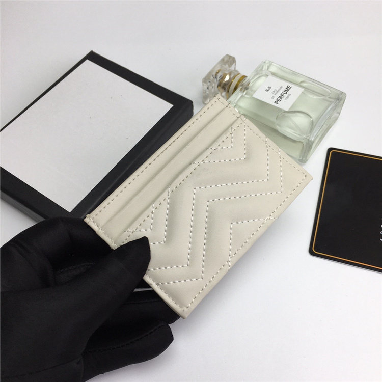 Lady's card bag. It is made of calf leather, quilted figure pattern and top overseas hardware. With packing box, free delivery, Brown;gray
Lady's card bag. It is made of calf leather, quilted figure pattern and top overseas hardware. With packing box, free delivery, Brown;gray