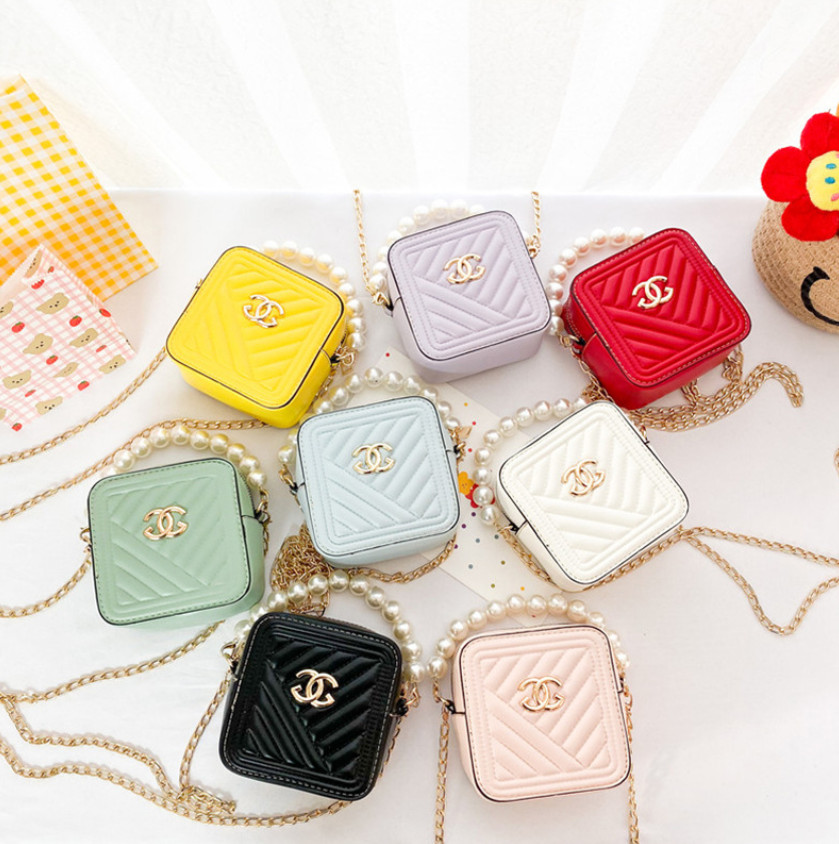 Luxury Kids HandBags Girls Letter Square Princess Bags Designer Children Metal buckles Chain Messenger Bag A6303, Yellow
Luxury Kids HandBags Girls Letter Square Princess Bags Designer Children Metal buckles Chain Messenger Bag A6303, Yellow