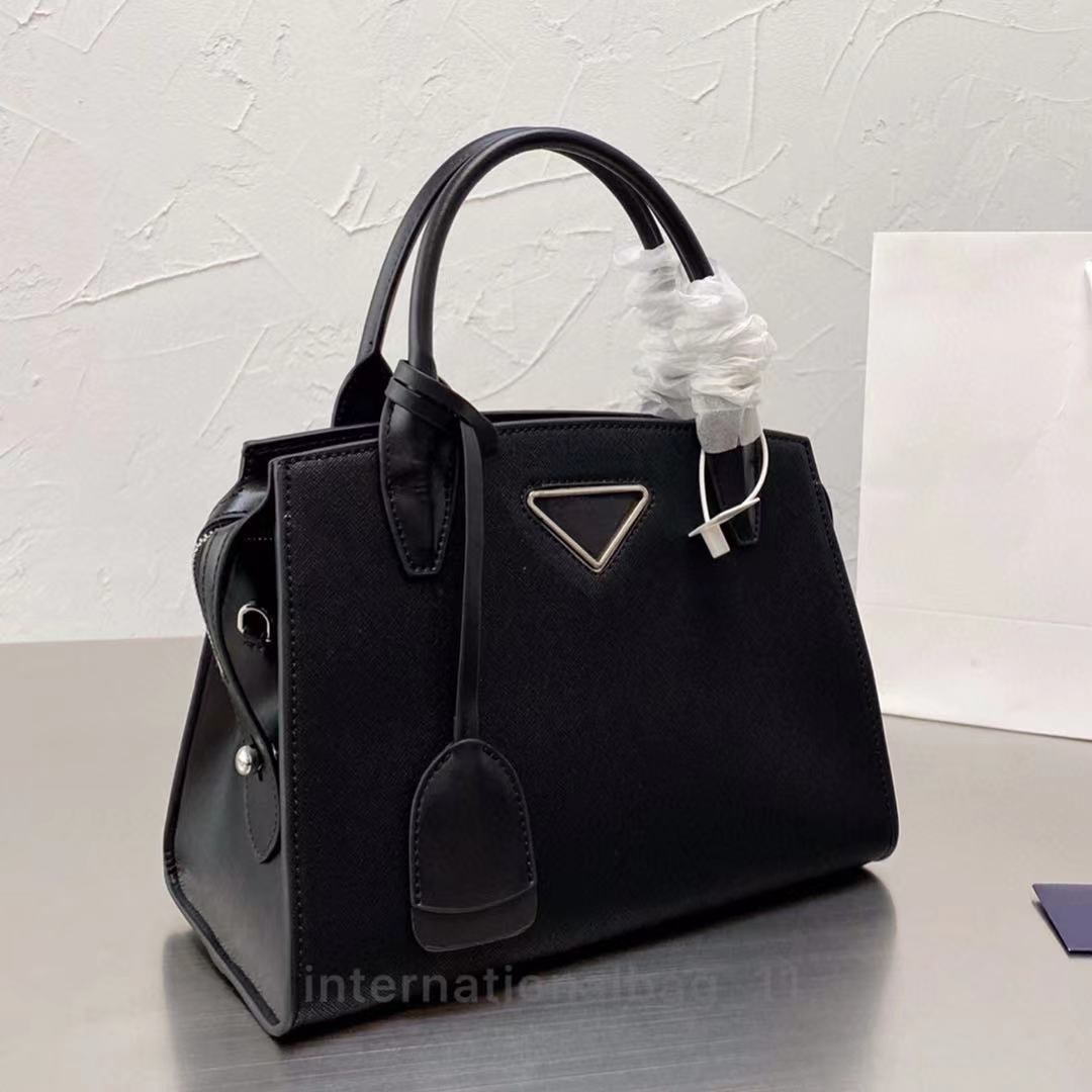 Vintage women's handbag Solid color designer leather Boston hand bag Letter fashion slant casual purse wallet large capacity tote, Customize
Vintage women's handbag Solid color designer leather Boston hand bag Letter fashion slant casual purse wallet large capacity tote, Customize