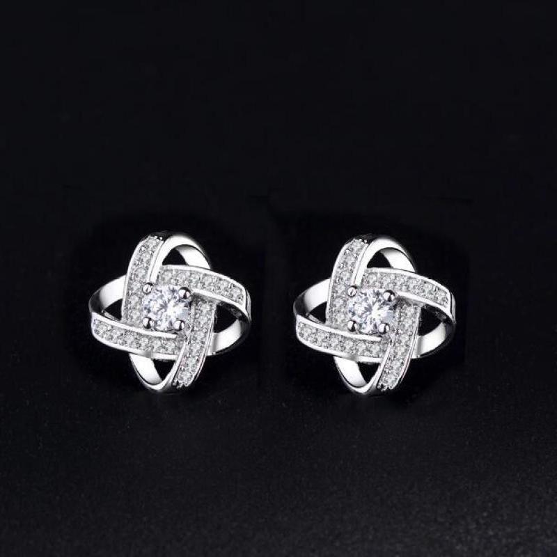 Stud Luxury Romantic Inlaid Zircon Lucky Four-leaf Clover Silver Needle Earrings Temperament Ladies Full Of Flower
Stud Luxury Romantic Inlaid Zircon Lucky Four-leaf Clover Silver Needle Earrings Temperament Ladies Full Of Flower