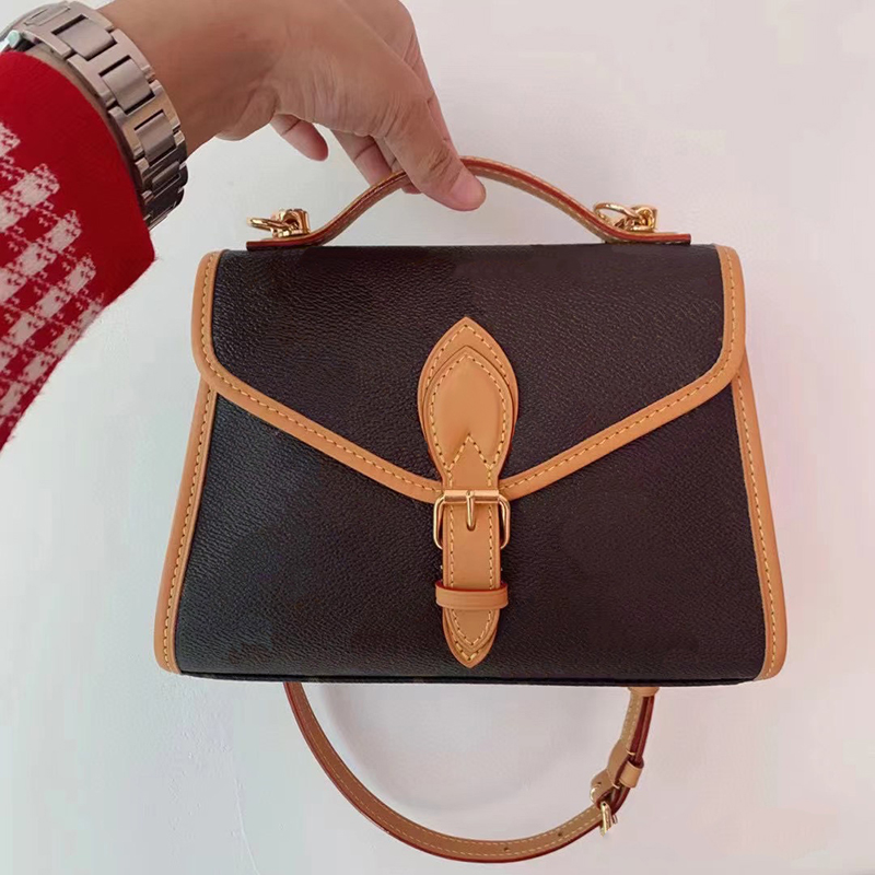 2021 hand bag fashion joker lock high-capacity real cowhide restoring ancient ways ms postman mahjong chain, Brown
2021 hand bag fashion joker lock high-capacity real cowhide restoring ancient ways ms postman mahjong chain, Brown