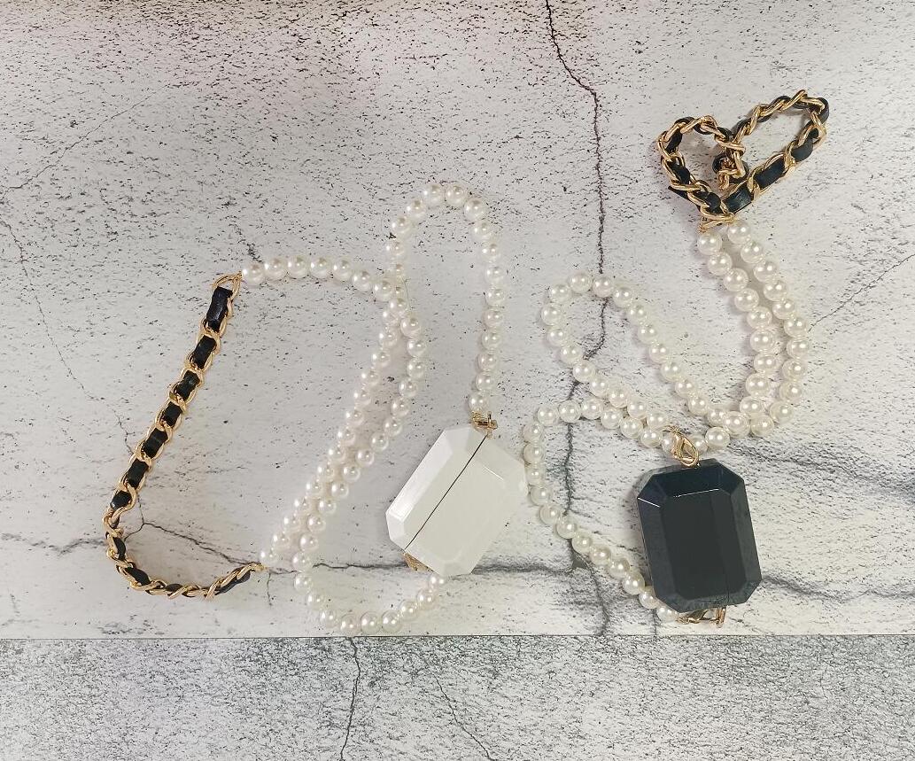 Fshion Versatile Cross Pearl Chain Earphone Bag Mini Bags Fashion Accessories for women and girl Two color options
Fshion Versatile Cross Pearl Chain Earphone Bag Mini Bags Fashion Accessories for women and girl Two color options