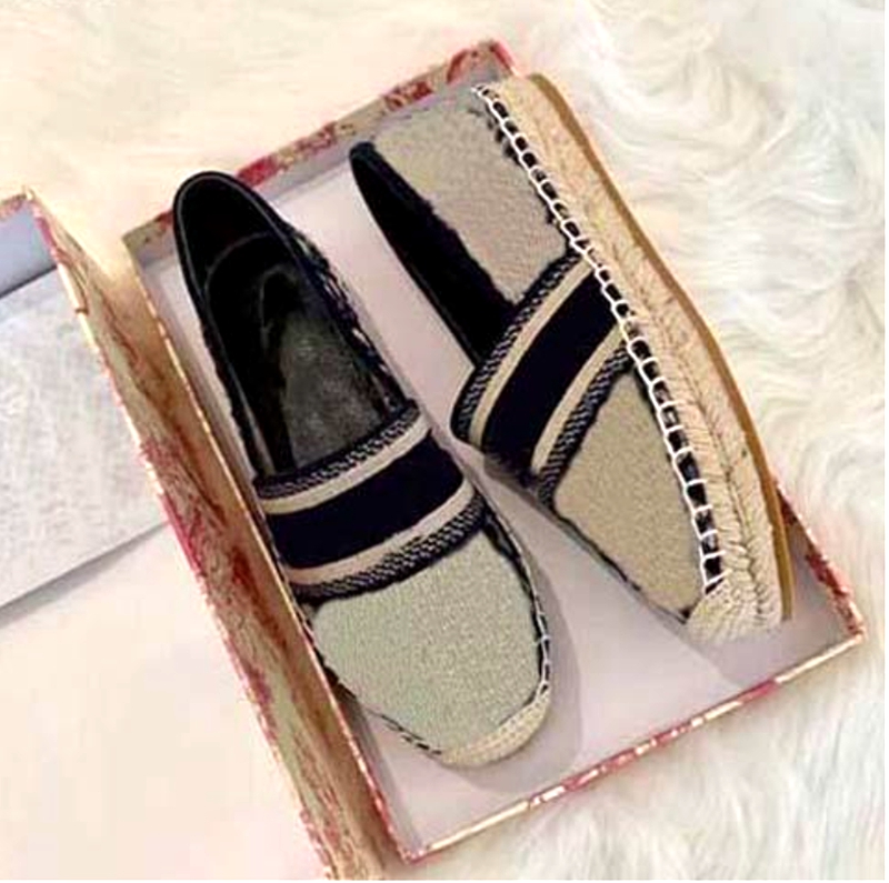 Espadrilles Designers Shoes Luxury Sneakers Brand New Brown Classics Loafers Canvas and Real Lambskin Shoe Rubber outsole 3D Embroidery, Style 6
Espadrilles Designers Shoes Luxury Sneakers Brand New Brown Classics Loafers Canvas and Real Lambskin Shoe Rubber outsole 3D Embroidery, Style 6