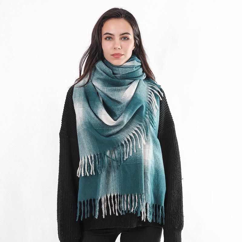 Scarves 2021 European And American Fashion Tassel Shawls Thin Bib Women Imitation Cashmere Classic Aesthetic Gradient Plaid Warm Scarf
Scarves 2021 European And American Fashion Tassel Shawls Thin Bib Women Imitation Cashmere Classic Aesthetic Gradient Plaid Warm Scarf