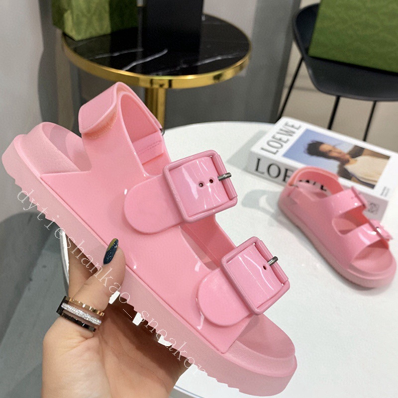 Women designer sandals Rubber Sandal Mini Double G Jelly Slippers Womens Scuffs Slipper Luxury Flat Mule Adjustable Buckle Beach Flip Flops With BOX 35-42
Women designer sandals Rubber Sandal Mini Double G Jelly Slippers Womens Scuffs Slipper Luxury Flat Mule Adjustable Buckle Beach Flip Flops With BOX 35-42