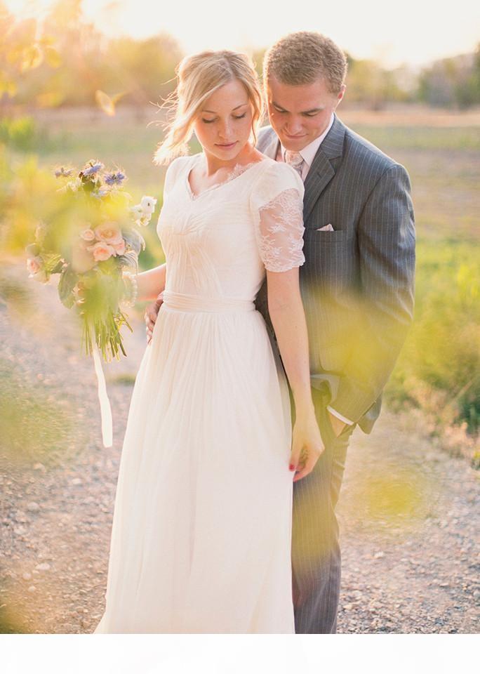 Country Wedding Dresses Bridal Gown Custom Made Plus Size Chiffon Lace Short Sleeves Scalloped V Neck Sweep Train Ruched Pleats Ves De Novia 403 Es Es