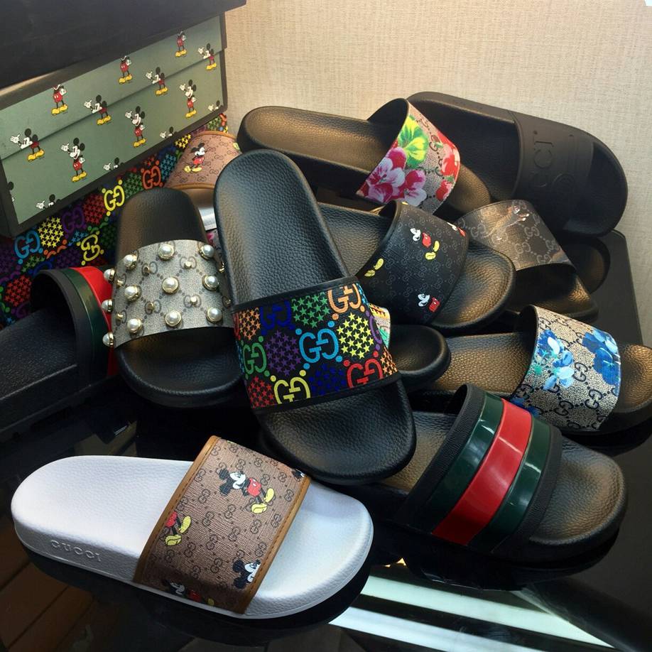 2021 Rubber Slide Sandal Floral Brocade Men Slippers Gear Bottoms Flip Flops Women Striped Beach Causal Slipper With Box, Black
2021 Rubber Slide Sandal Floral Brocade Men Slippers Gear Bottoms Flip Flops Women Striped Beach Causal Slipper With Box, Black