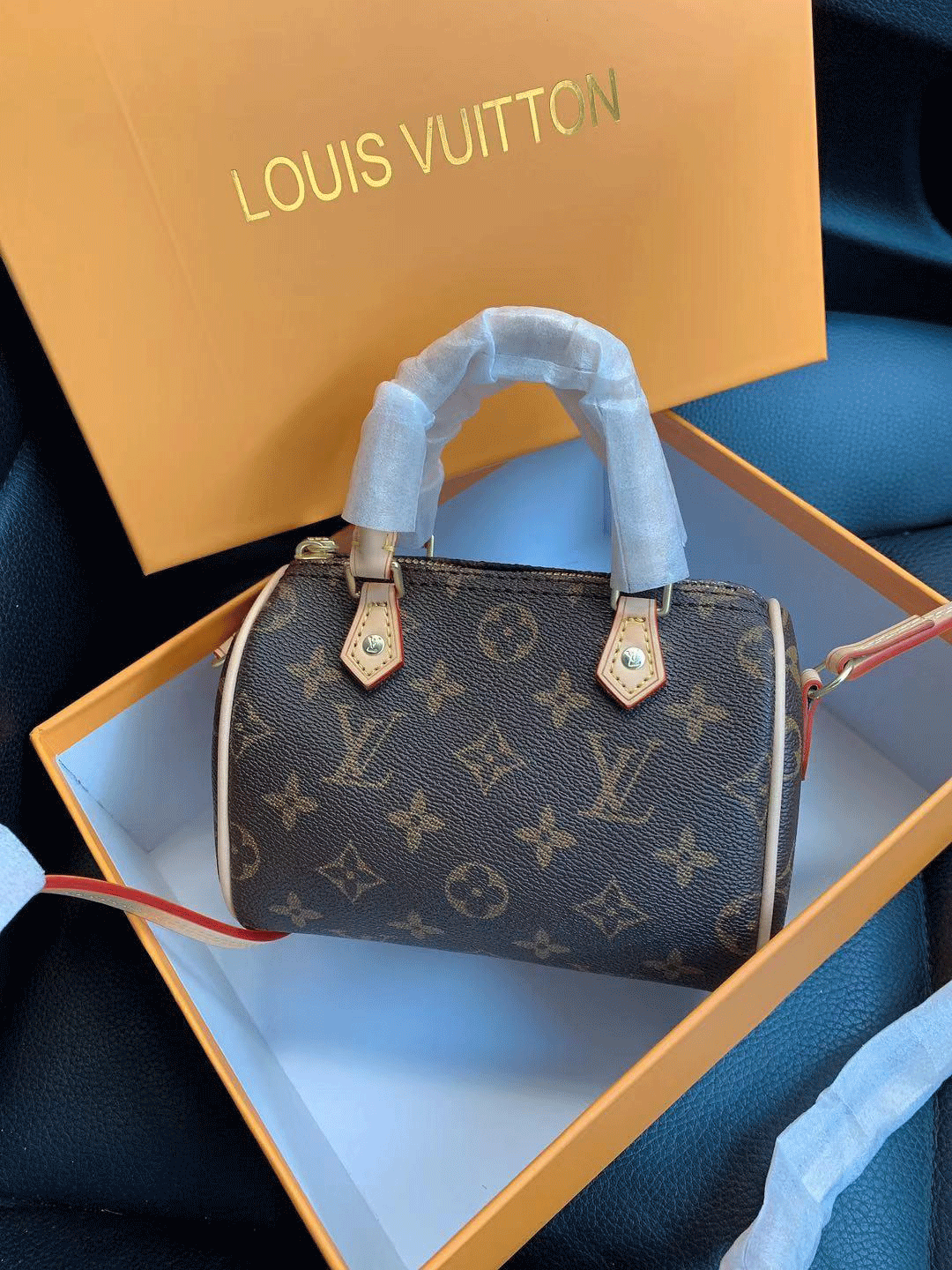 Top quality Kids handbags fashion Print leather shoulder bag Girls crossbody bags lady mini purse with Box channel, Black
Top quality Kids handbags fashion Print leather shoulder bag Girls crossbody bags lady mini purse with Box channel, Black