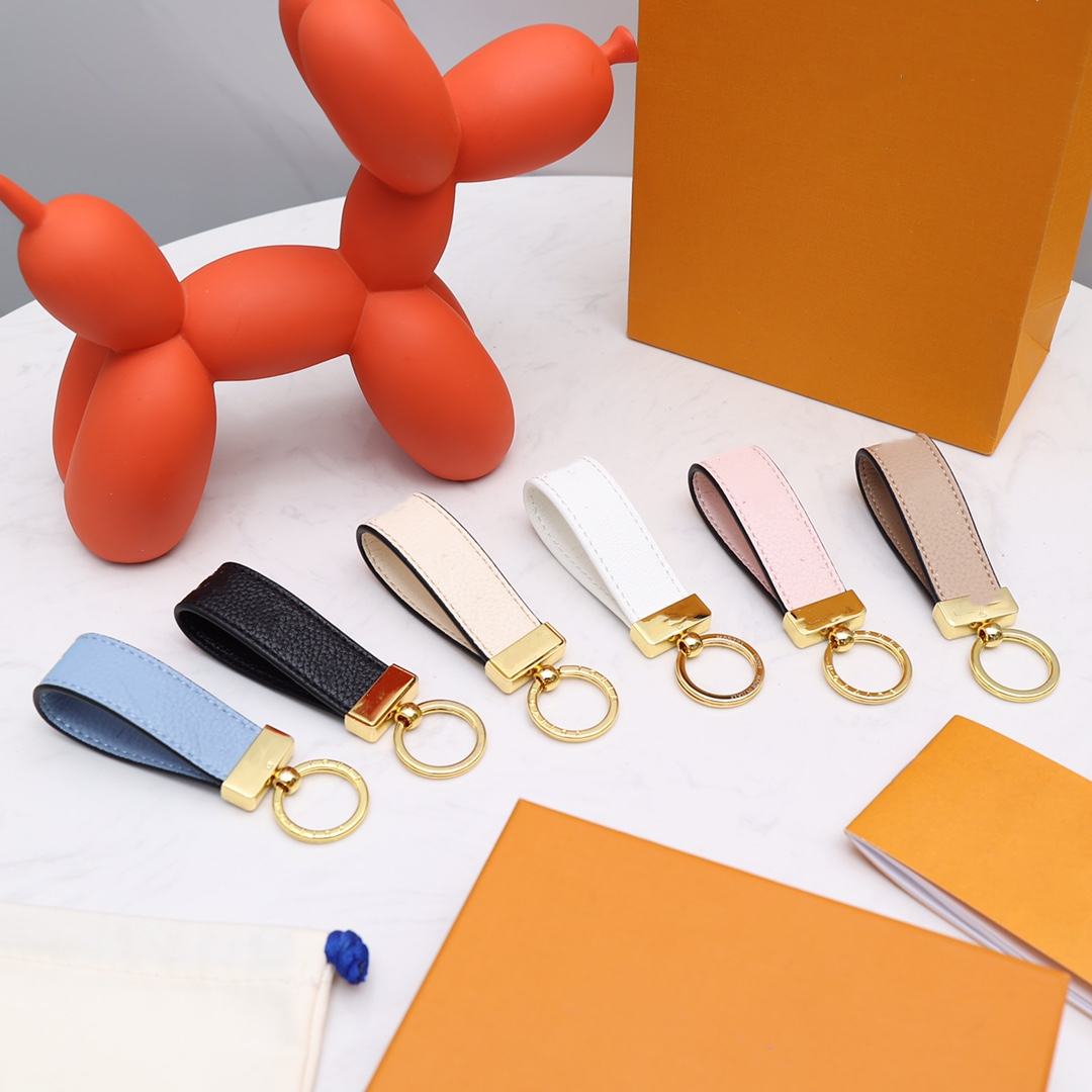Maxi Dragonne Key chain Buckle lovers Car Keychain Handmade Leather Designers Keychains Men Women Bag Pendant Accessories 17 Color