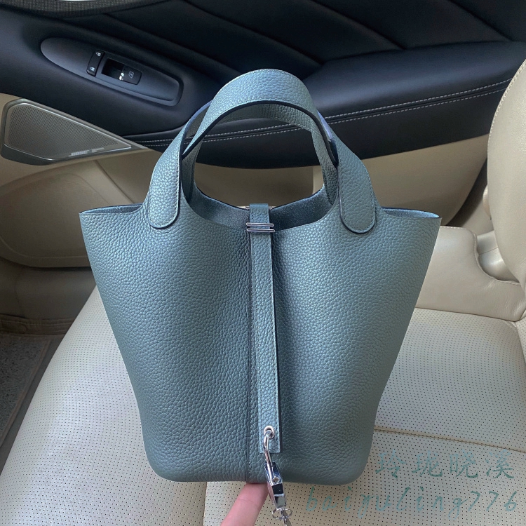 New Style Vegetable Basket 22 Medium Original Lychee Pattern Pure Cowhide Vegetable Basket Womens Bag Shoulder Handbag Bucket Bags
New Style Vegetable Basket 22 Medium Original Lychee Pattern Pure Cowhide Vegetable Basket Womens Bag Shoulder Handbag Bucket Bags