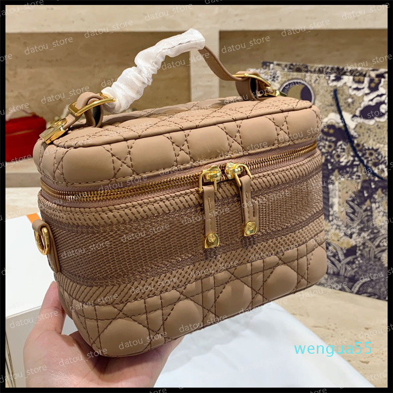 Makeup Bag Women Luxurys Designers Bags Makeup Bag Travel Pouch Cosmetic Cases Girls Handbag Shoulder Bags Luggage Tote Make Up Bag nice
Makeup Bag Women Luxurys Designers Bags Makeup Bag Travel Pouch Cosmetic Cases Girls Handbag Shoulder Bags Luggage Tote Make Up Bag nice