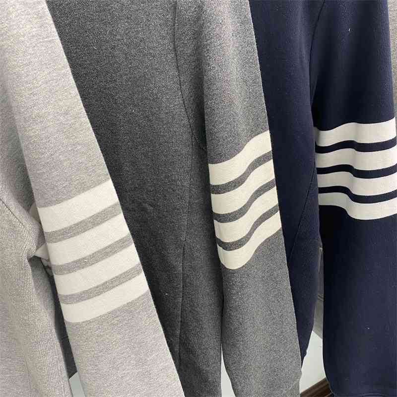 TB high version basic round neck men's and women's same four bar Pullover coat net red sports leisure tide brand sweater, Black
TB high version basic round neck men's and women's same four bar Pullover coat net red sports leisure tide brand sweater, Black