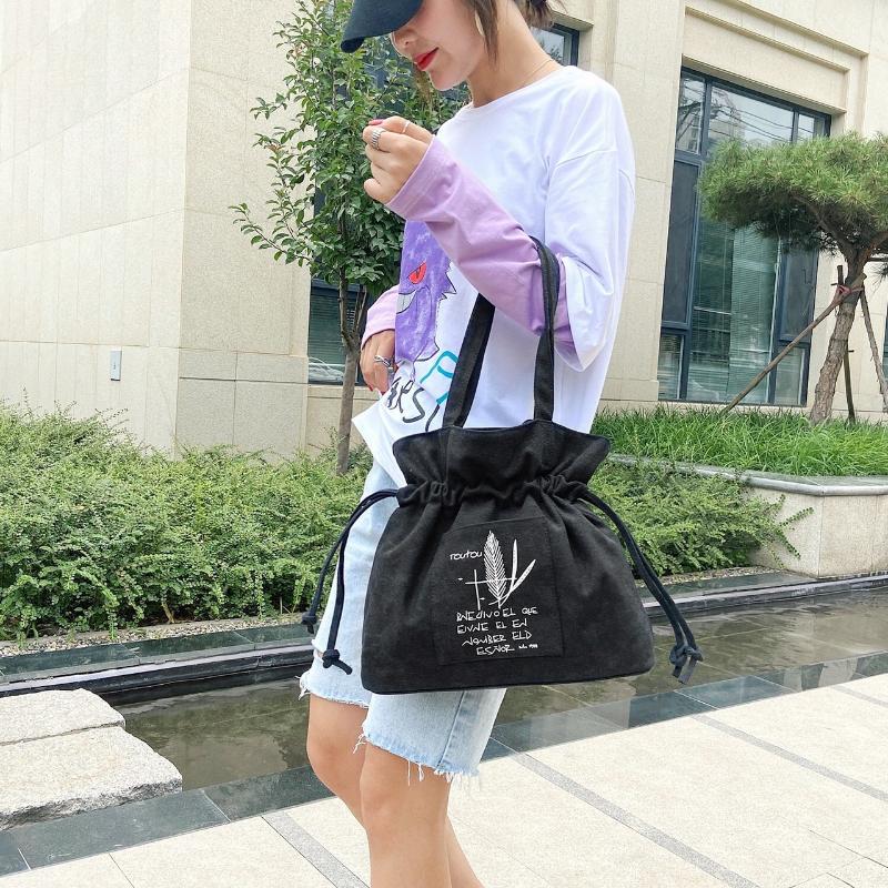 Evening Bags Fashion Bucket Drawstring Shoulder For Women Canvas Vintage Weekender Ladies Purses And Handbags Letter Female Tote 2021, Beige
Evening Bags Fashion Bucket Drawstring Shoulder For Women Canvas Vintage Weekender Ladies Purses And Handbags Letter Female Tote 2021, Beige