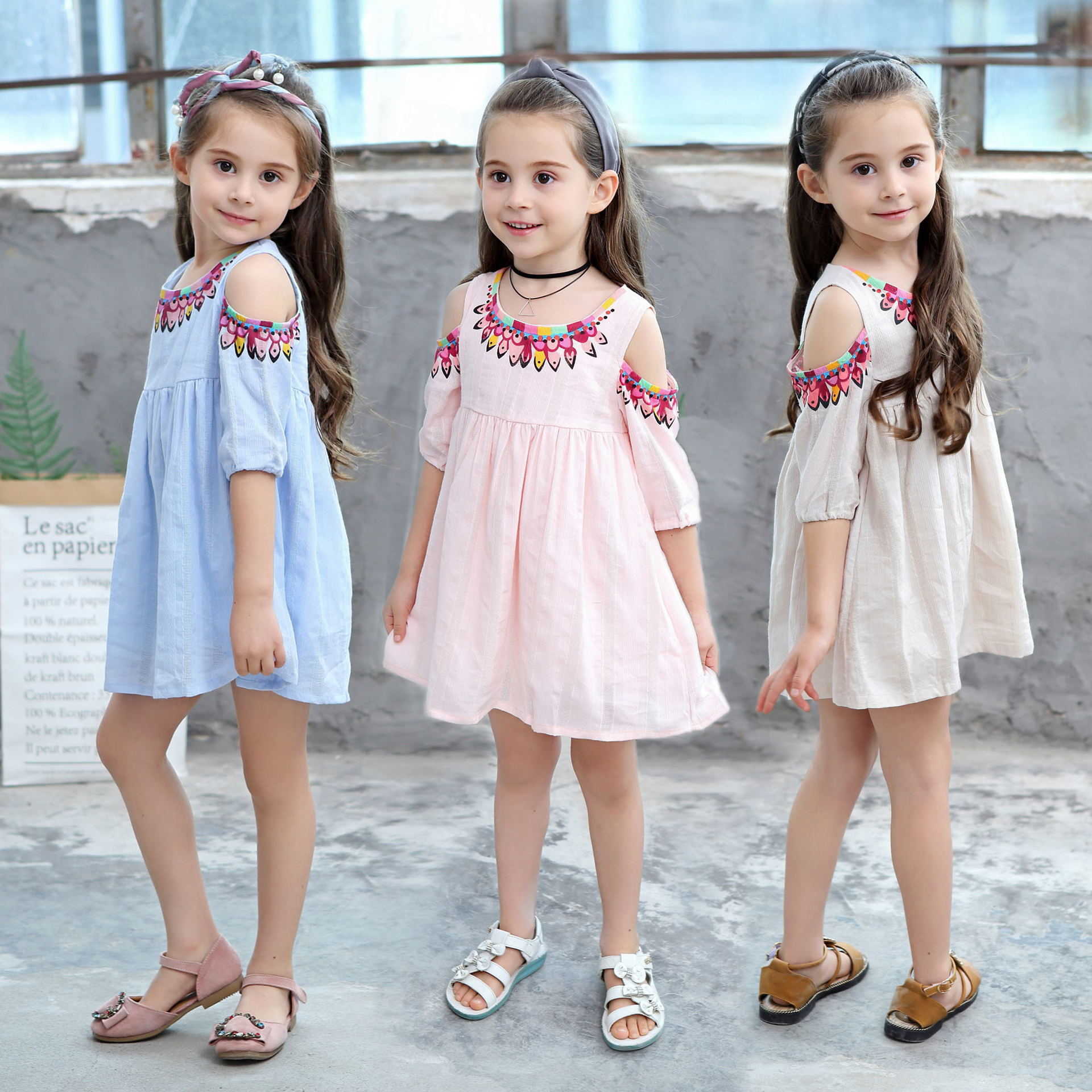 New Korean girls' Cotton Jacquard lace Dress with printed lipstick skirt in spring and summer of, White
New Korean girls' Cotton Jacquard lace Dress with printed lipstick skirt in spring and summer of, White