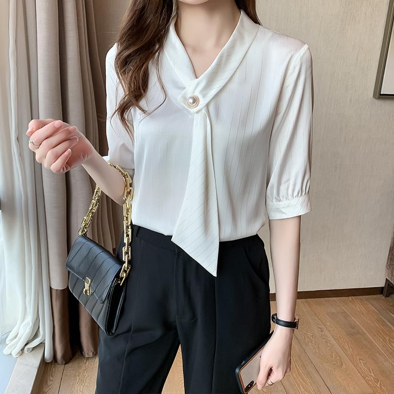 Women' Blouses & Shirts Summer Fashion Striped Top Satin V-neck Short Sleeve Embroidered Flared Pants, Blue
Women' Blouses & Shirts Summer Fashion Striped Top Satin V-neck Short Sleeve Embroidered Flared Pants, Blue
