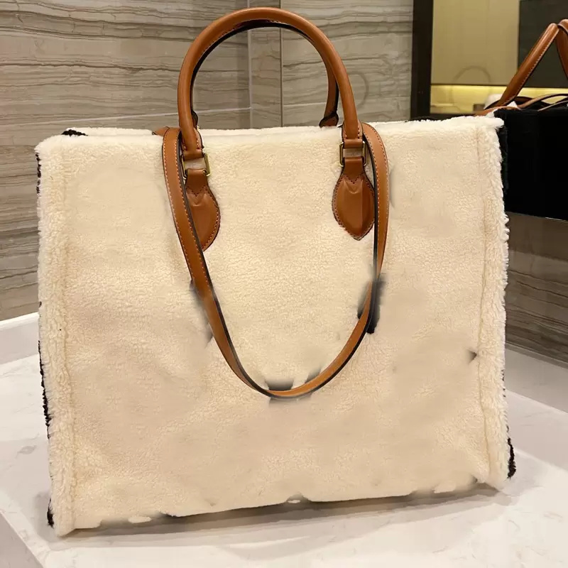 2022 Winter Lamb Wool Handbag Teddy Plush Tote Bag Large Capacity Package Shopping Shoulder Bags Classic Letter Printed Onthego Handbags Purse Travel Totes, Customize
2022 Winter Lamb Wool Handbag Teddy Plush Tote Bag Large Capacity Package Shopping Shoulder Bags Classic Letter Printed Onthego Handbags Purse Travel Totes, Customize