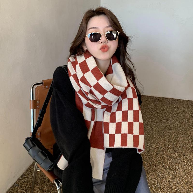 Scarves Autumn And Winter Woman Chess Plaid Scarf Knitted Wool Warm Muffler Fashion Cashmere Shawl Women Luxury
Scarves Autumn And Winter Woman Chess Plaid Scarf Knitted Wool Warm Muffler Fashion Cashmere Shawl Women Luxury