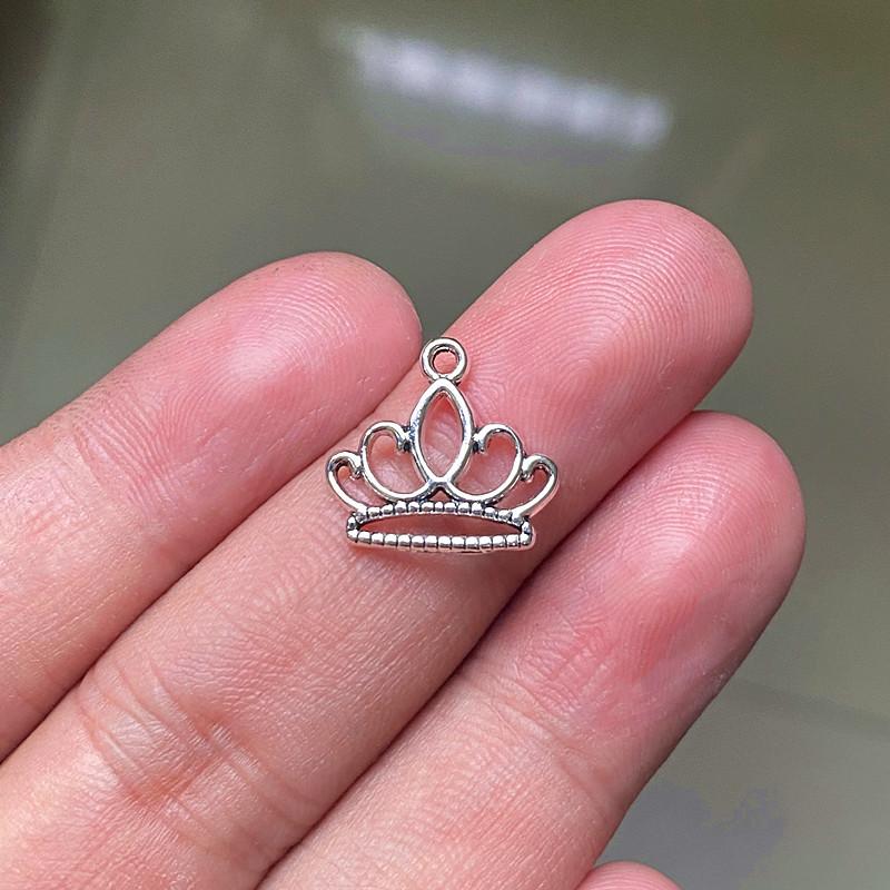 Charms 60pcs 14x15mm Lovely Crown Connector Pendants Jewelry Making DIY Men's WomenNecklace Bracelet Handmade Crafts Accessories, Bronze;silver
Charms 60pcs 14x15mm Lovely Crown Connector Pendants Jewelry Making DIY Men's WomenNecklace Bracelet Handmade Crafts Accessories, Bronze;silver