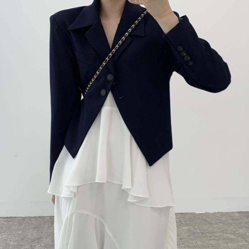 Two Piece Dress 2021 Spring Cake Lapel Small Suit Short Coat Korean Irregular Suspender, White
Two Piece Dress 2021 Spring Cake Lapel Small Suit Short Coat Korean Irregular Suspender, White