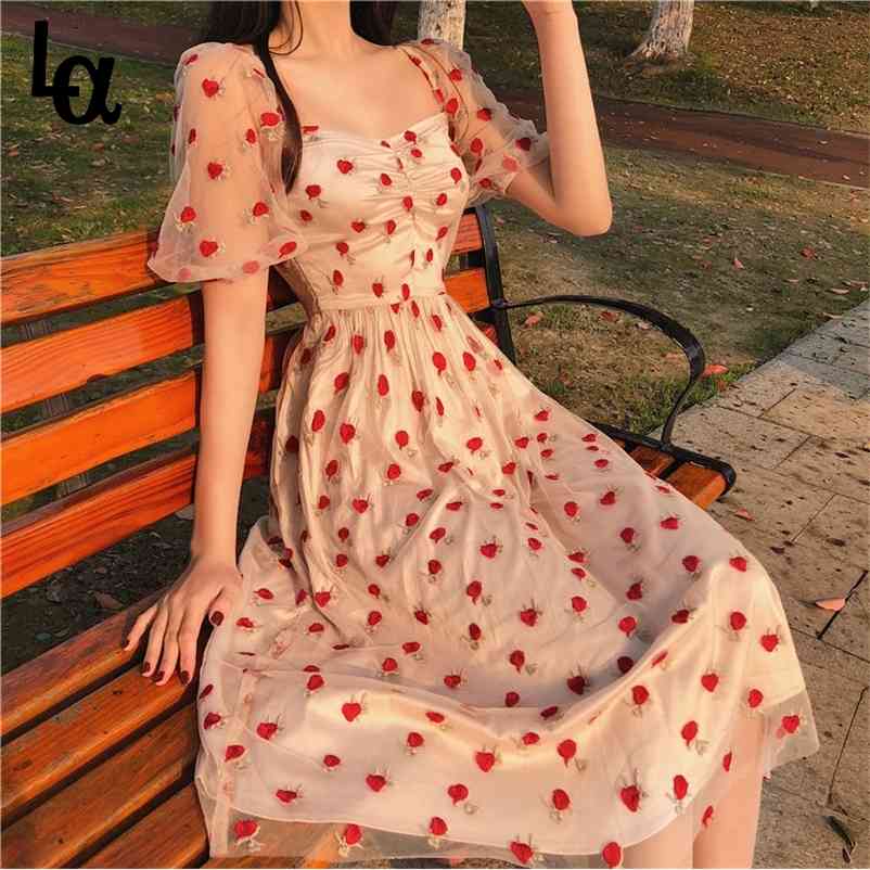 Summer Elegant Point Lace Party Dress Lady Short Sleeve France Female A-line High Waist Vestidos 210519, Spagehetti strap
Summer Elegant Point Lace Party Dress Lady Short Sleeve France Female A-line High Waist Vestidos 210519, Spagehetti strap