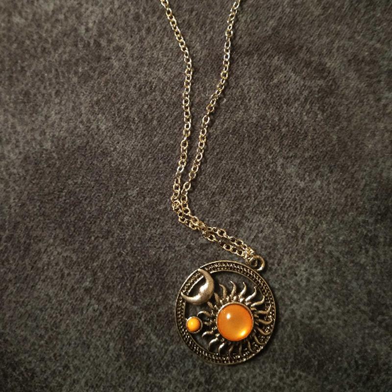 Chains Creative Sun Moon Woman Necklace Pendant Women Necklaces Simple Jewellery Lady Jewelry Bohemia Trendy Zinc Alloy Retro Collier, Silver
Chains Creative Sun Moon Woman Necklace Pendant Women Necklaces Simple Jewellery Lady Jewelry Bohemia Trendy Zinc Alloy Retro Collier, Silver