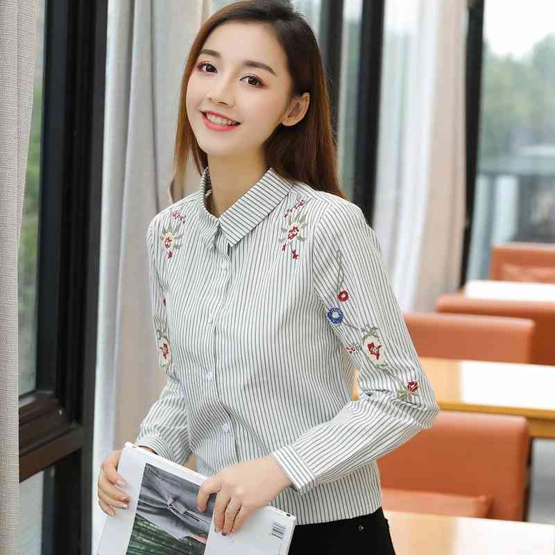 Fashion stripe office lady shirt women blouse long sleeve floral embroidery tops plus size 's clothing blusas D862 30 210506