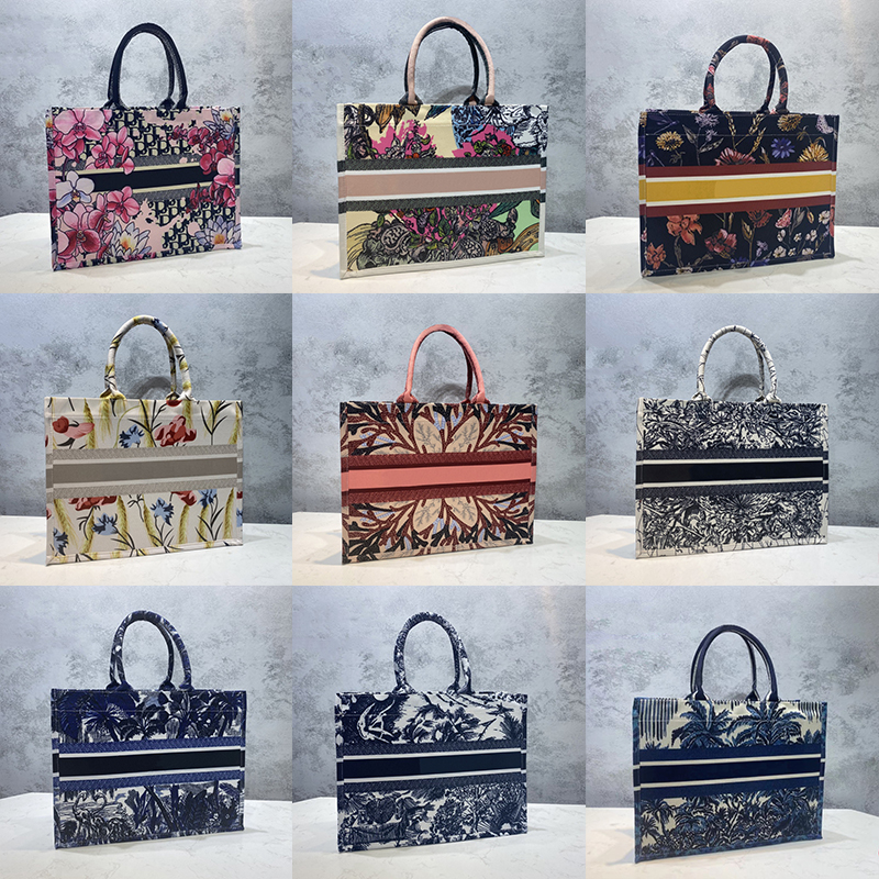 2021 brand designer shopping bag women's fashion luxury printed embroidery book tote handbag size 41*32*16
2021 brand designer shopping bag women's fashion luxury printed embroidery book tote handbag size 41*32*16