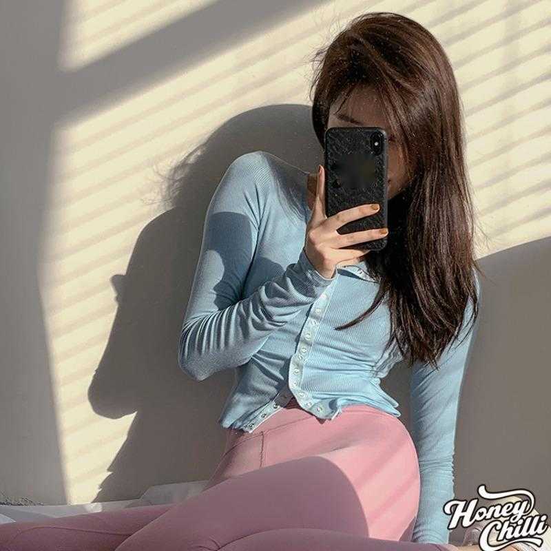 WOMENGAGA Thin Button Long Sleeve T-shirt Female Sexy Short Navel Skinny Cardigan Top Tshirt Tees Korean T88E 210603, Light blue
WOMENGAGA Thin Button Long Sleeve T-shirt Female Sexy Short Navel Skinny Cardigan Top Tshirt Tees Korean T88E 210603, Light blue