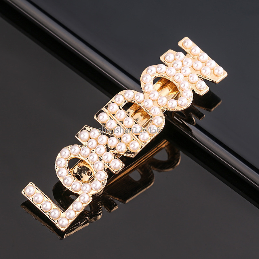 City Card LONDON NEWYORK Paris Milan Hair Clip Hairdress Pearl Barrettes Clips Bobby Pin for Women Children Fashion Jewelry Will and Sandy
City Card LONDON NEWYORK Paris Milan Hair Clip Hairdress Pearl Barrettes Clips Bobby Pin for Women Children Fashion Jewelry Will and Sandy