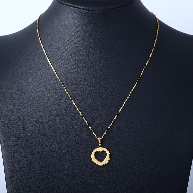 Pendant Necklaces Simple And Fashionable Multi-color Hollow Love Smooth Necklace Clavicle Chain
Pendant Necklaces Simple And Fashionable Multi-color Hollow Love Smooth Necklace Clavicle Chain