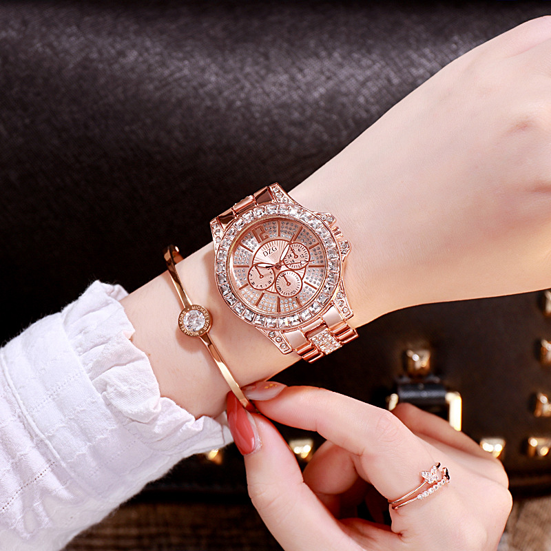 DZG New Gold Three-Color Quartz Watch Fashion Casual Fake Three Eyes and Six Needles Rhinestone Alloy Wrist Watch Womens Watch, Silver
DZG New Gold Three-Color Quartz Watch Fashion Casual Fake Three Eyes and Six Needles Rhinestone Alloy Wrist Watch Womens Watch, Silver
