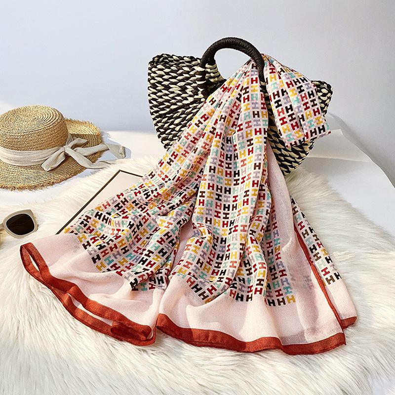 Scarves Printed Silk Scarf Women's Fashion Curly-rimmed Cotton Outdoor Decoration Sunscreen Cape
Scarves Printed Silk Scarf Women's Fashion Curly-rimmed Cotton Outdoor Decoration Sunscreen Cape