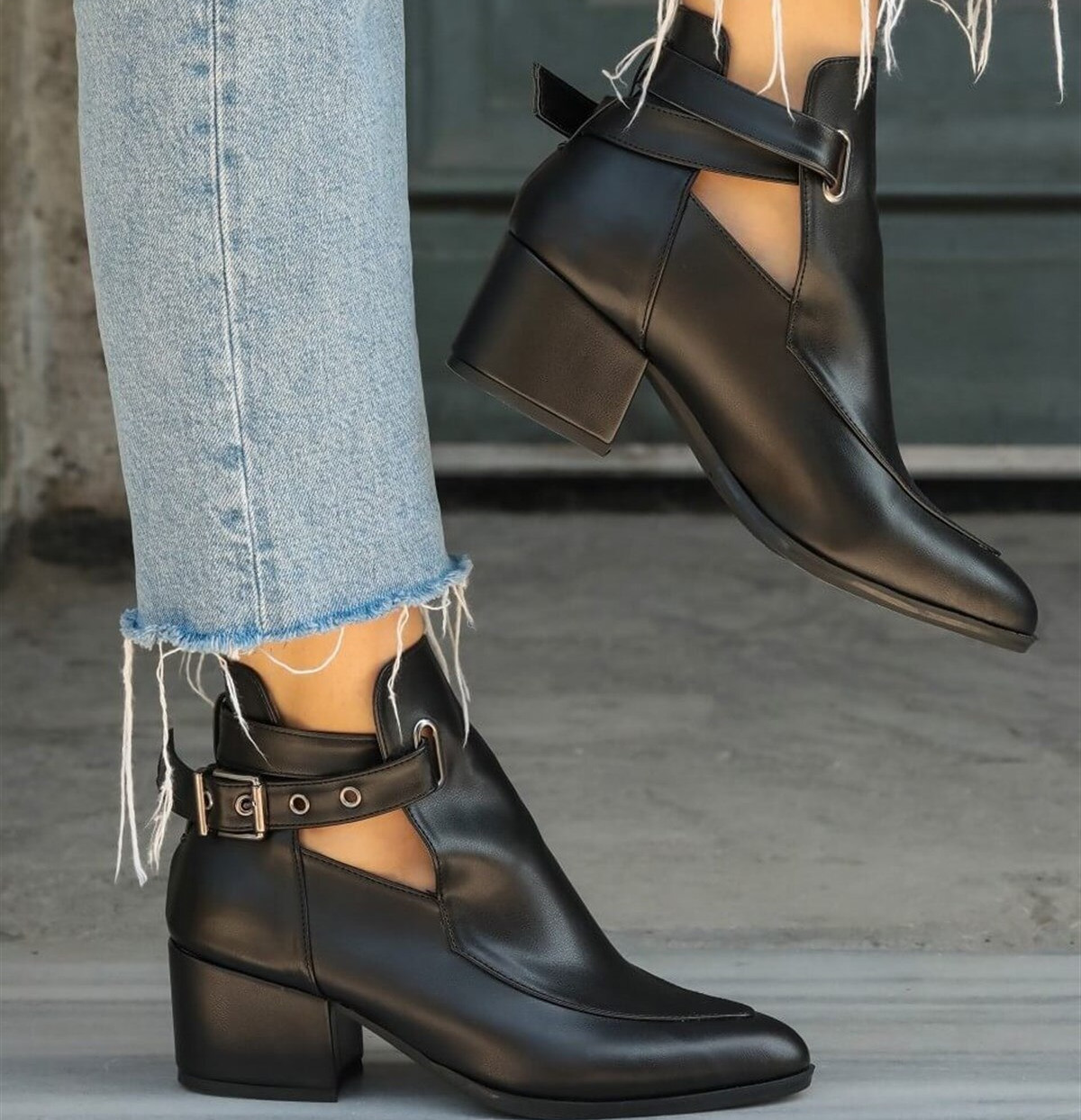 boots ARIA Black Women Boots Fashion High Quality Platform Pump Winter Spring Shoe Ankle botas mujer
boots ARIA Black Women Boots Fashion High Quality Platform Pump Winter Spring Shoe Ankle botas mujer