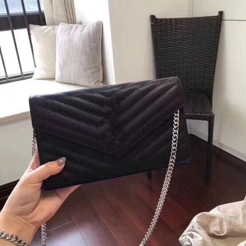 2021 designer bags Original Box Genuine Leather High Quality Women Messenger Handbag Purse The single shoulder Diagonal package free ship, Black-black(caviar)
2021 designer bags Original Box Genuine Leather High Quality Women Messenger Handbag Purse The single shoulder Diagonal package free ship, Black-black(caviar)