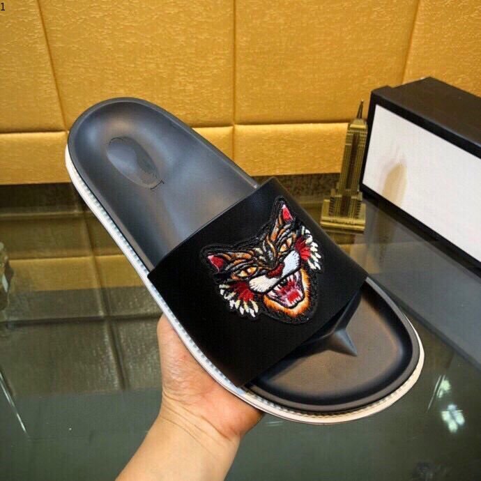 balencaiga NEW Men Flip Flops Designer Slides Summer Fashion Top Quality Luxury Flat Sandals kjjj02
balencaiga NEW Men Flip Flops Designer Slides Summer Fashion Top Quality Luxury Flat Sandals kjjj02