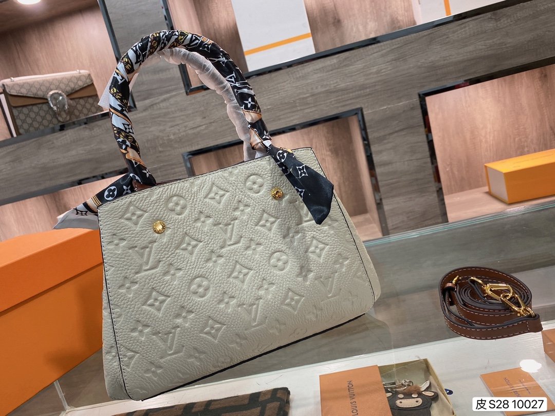 Louis vuitton Luxurys Designer Top quality shoulder bag women embossing famous lady Genuine leather Bags free men handbag MON0GRAM Crossbody purse handbags, Carton
Louis vuitton Luxurys Designer Top quality shoulder bag women embossing famous lady Genuine leather Bags free men handbag MON0GRAM Crossbody purse handbags, Carton