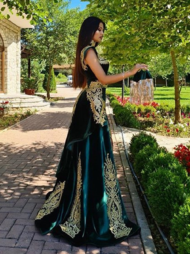 Chic Mermaid Evening Dresses With Detachable Train Velvet Gold Appliqued Lace Prom Pageant Gown Sexy V Neck Robe De Mariée Customize Arabic Dubai Luxu