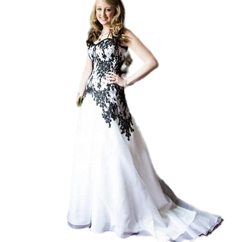 Gothic Black and White Country Wedding Dresses Gown Sweetheart Appliques Lace A Line Sweep Train Plus Size Vintage Victorian Beach Bridal Gowns