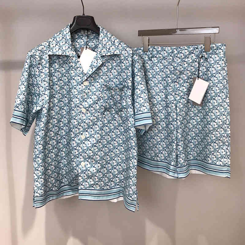 High d End Home Fashion Brand Silk Letter Full Print Men's and Women's Same Hawaiian Shirt Shorts Silk Suit Fashion, White;black
High d End Home Fashion Brand Silk Letter Full Print Men's and Women's Same Hawaiian Shirt Shorts Silk Suit Fashion, White;black