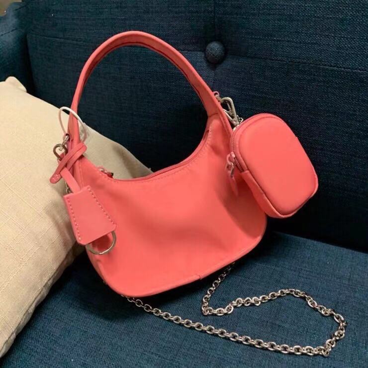 Top Designer Luxury Bags lady's Handbags, 2021 Fashion Handbag high-end brand high-quality Messenger bag, suitable for living and going
Top Designer Luxury Bags lady's Handbags, 2021 Fashion Handbag high-end brand high-quality Messenger bag, suitable for living and going