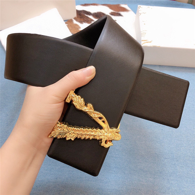2021 Men's Designer Belt Ladies Fashion Luxury Large Buckle 7.0cm Wide Black and Red Belts with Gift Box AA880, Belt and box
2021 Men's Designer Belt Ladies Fashion Luxury Large Buckle 7.0cm Wide Black and Red Belts with Gift Box AA880, Belt and box