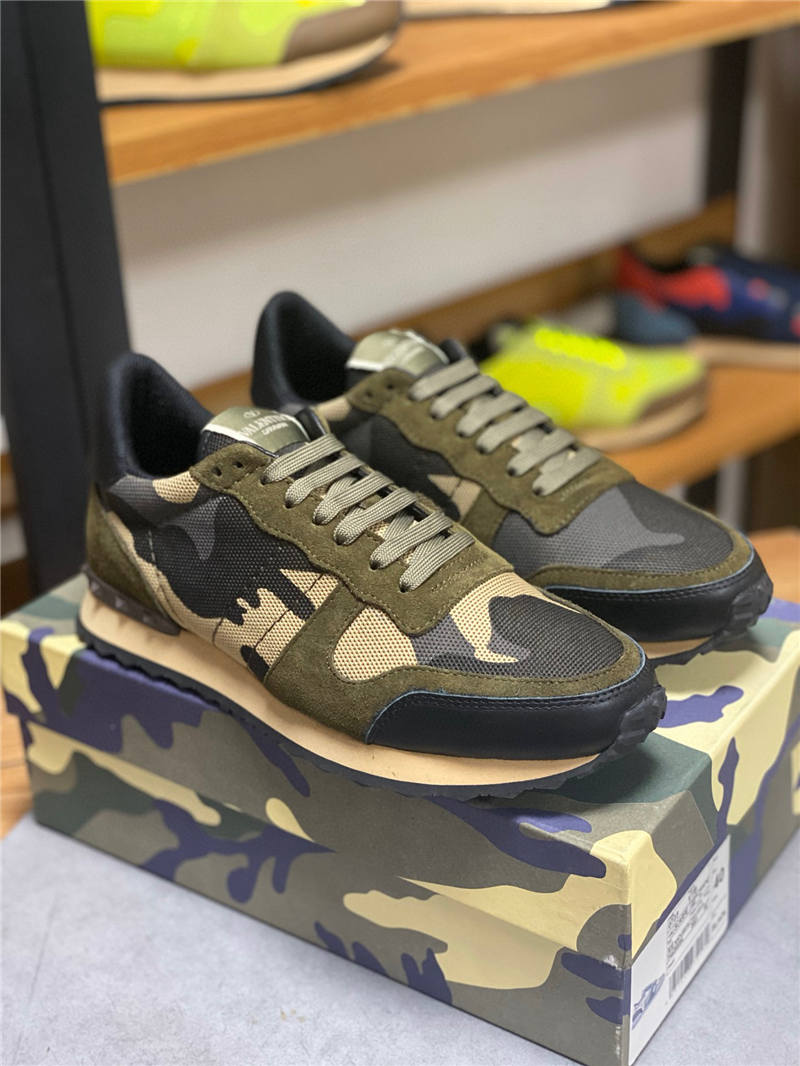 ValentinoL 2021 New Top Quality Designer Mens Casual Shoes womens Fashion Genuine Leather Sneakers Luxury Trainers em00230, Black
ValentinoL 2021 New Top Quality Designer Mens Casual Shoes womens Fashion Genuine Leather Sneakers Luxury Trainers em00230, Black